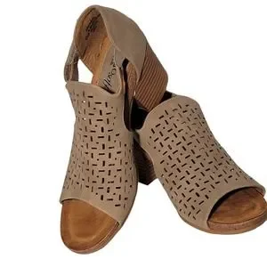 Sofft natalee perforated outlet peep toe sandal